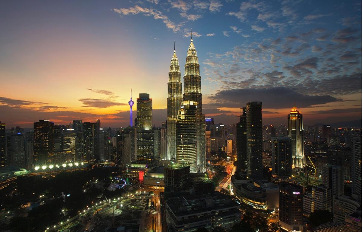 Using AI-driven intent-based operations, Ericsson helped Digital Nasional Berhad build the world’s first multi-operator 5G core in Malaysia—improving network performance, lowering operational costs, and enabling new monetization models. Ericsson